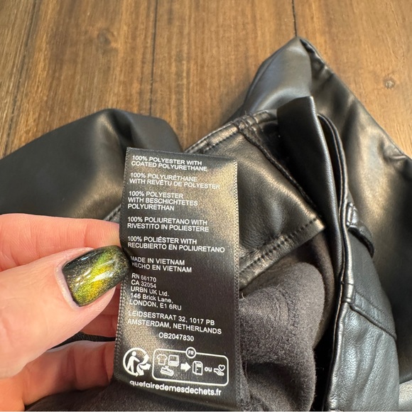 We The Free Faux Leather Pants Black High Rise Straight Leg Size 28 Fits 26 - Picture 15 of 15